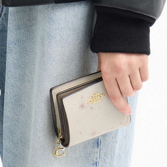 Coach Snap Wallet With Star Print - Picture 13 of 13